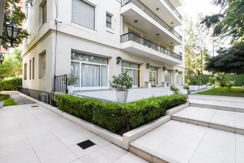 BELGRANO R-VENTA- EXCEPCIONAL EDIFICIO DE CATEGORIA- 4 PISOS-JARDINES-COCHERAS-SALON DE FIESTAS 4