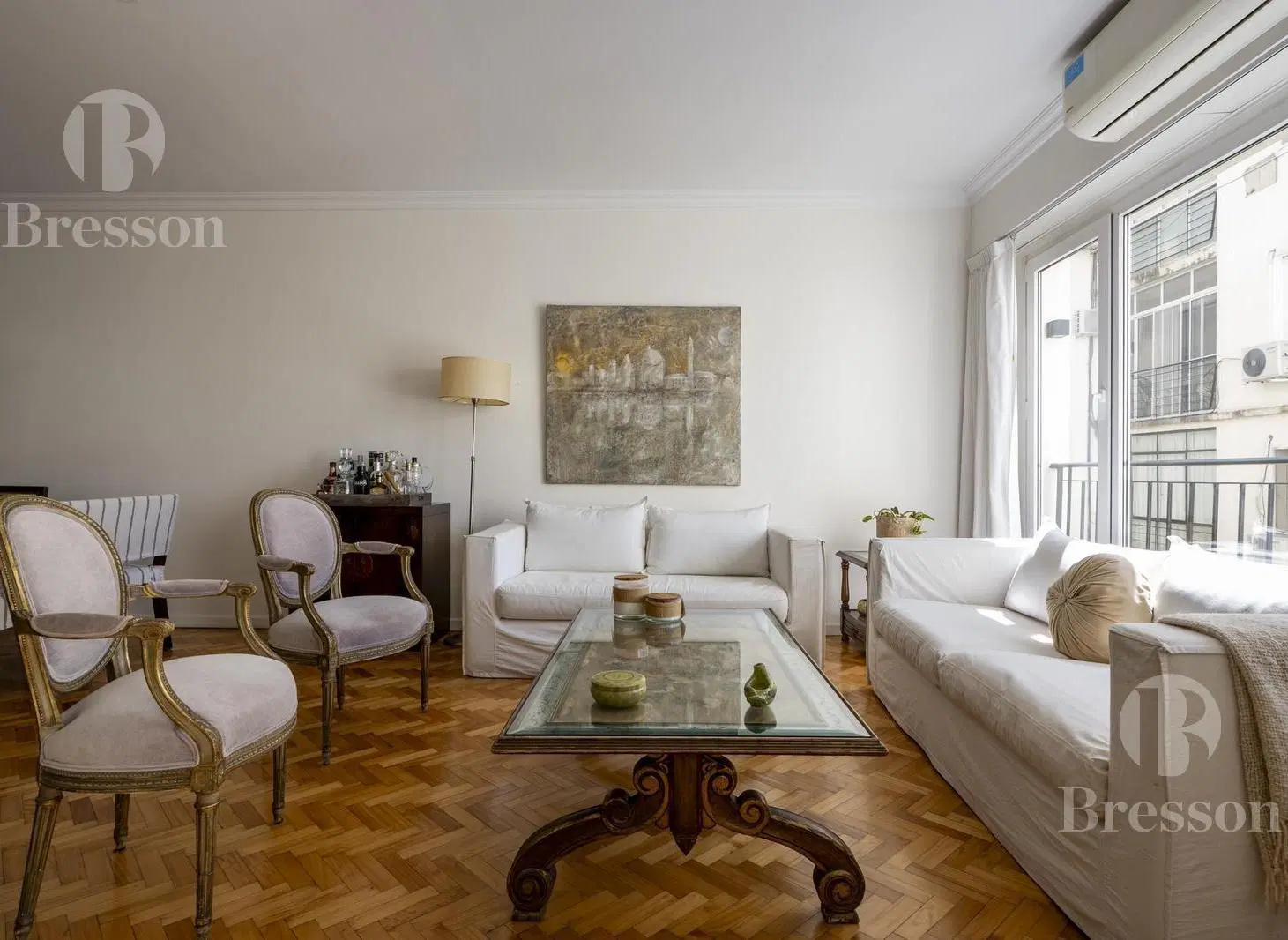 Departamento en venta 5 ambientes, con cochera fija en Retiro. 2