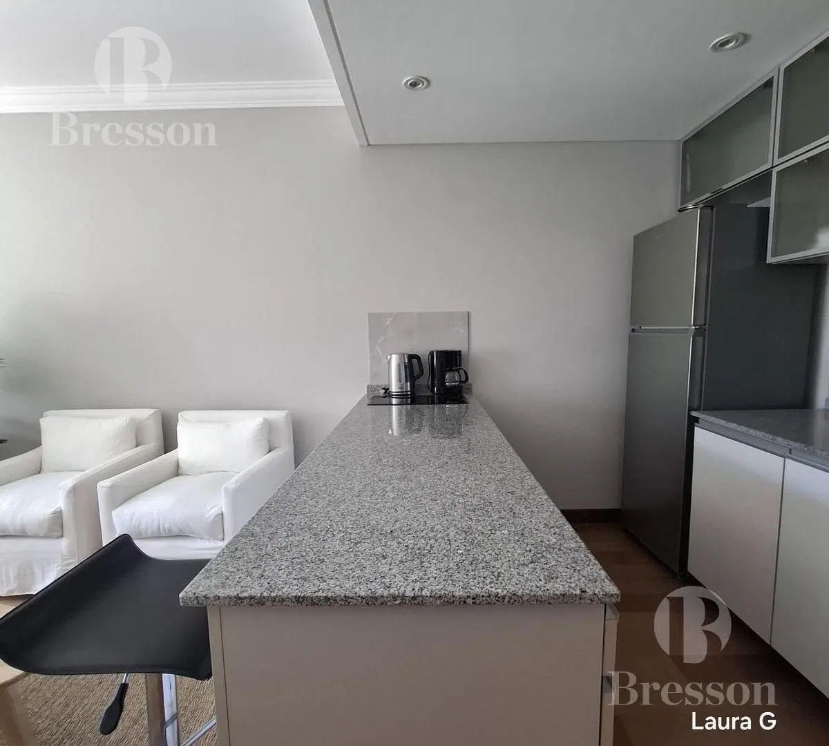 Alquiler Monoambiente con balcón y cochera. Equipado - Recoleta 3