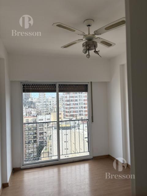 Foto de Departamento de tres ambientes con cochera en venta, imagen 4