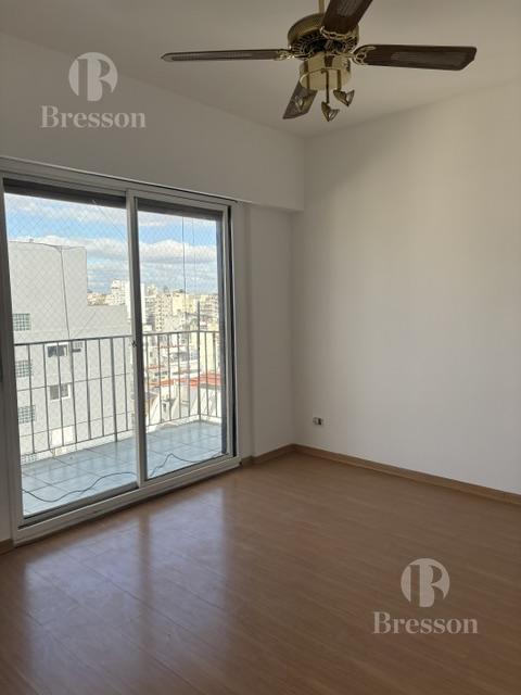 Foto de Departamento de tres ambientes con cochera en venta, imagen 5