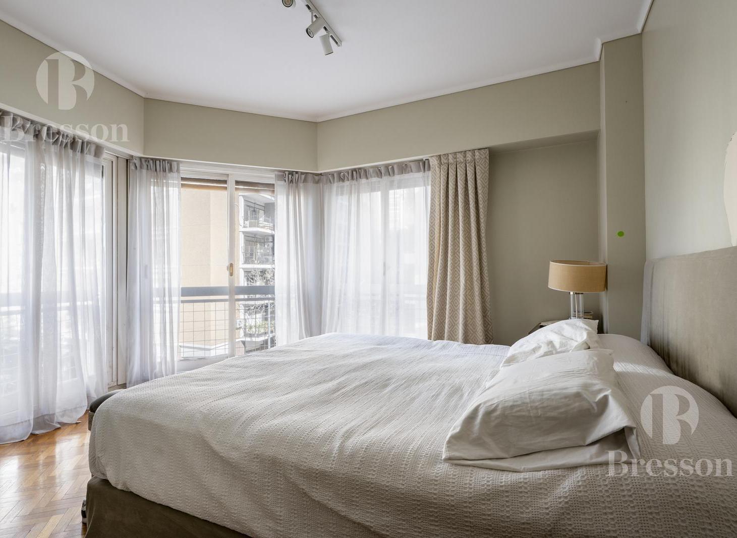 Foto de Departamento en venta de 4 ambientes con dependencia y cochera en, imagen 3