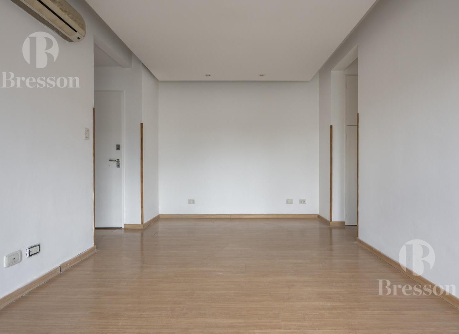 Foto de Departamento de tres ambientes con cochera en venta, imagen 3