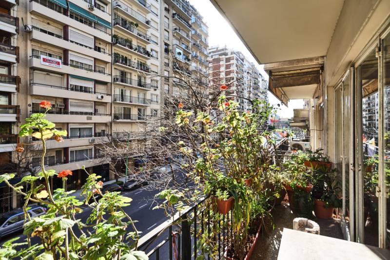 Foto de Acepta permuta 3 ambientes con cochera en Recoleta- Alvear 1800, imagen 2
