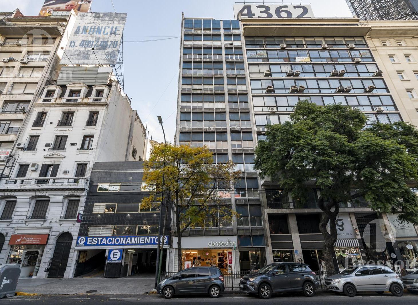 Foto de Oficina en venta de con vista al Obelisco super luminosa, imagen 4