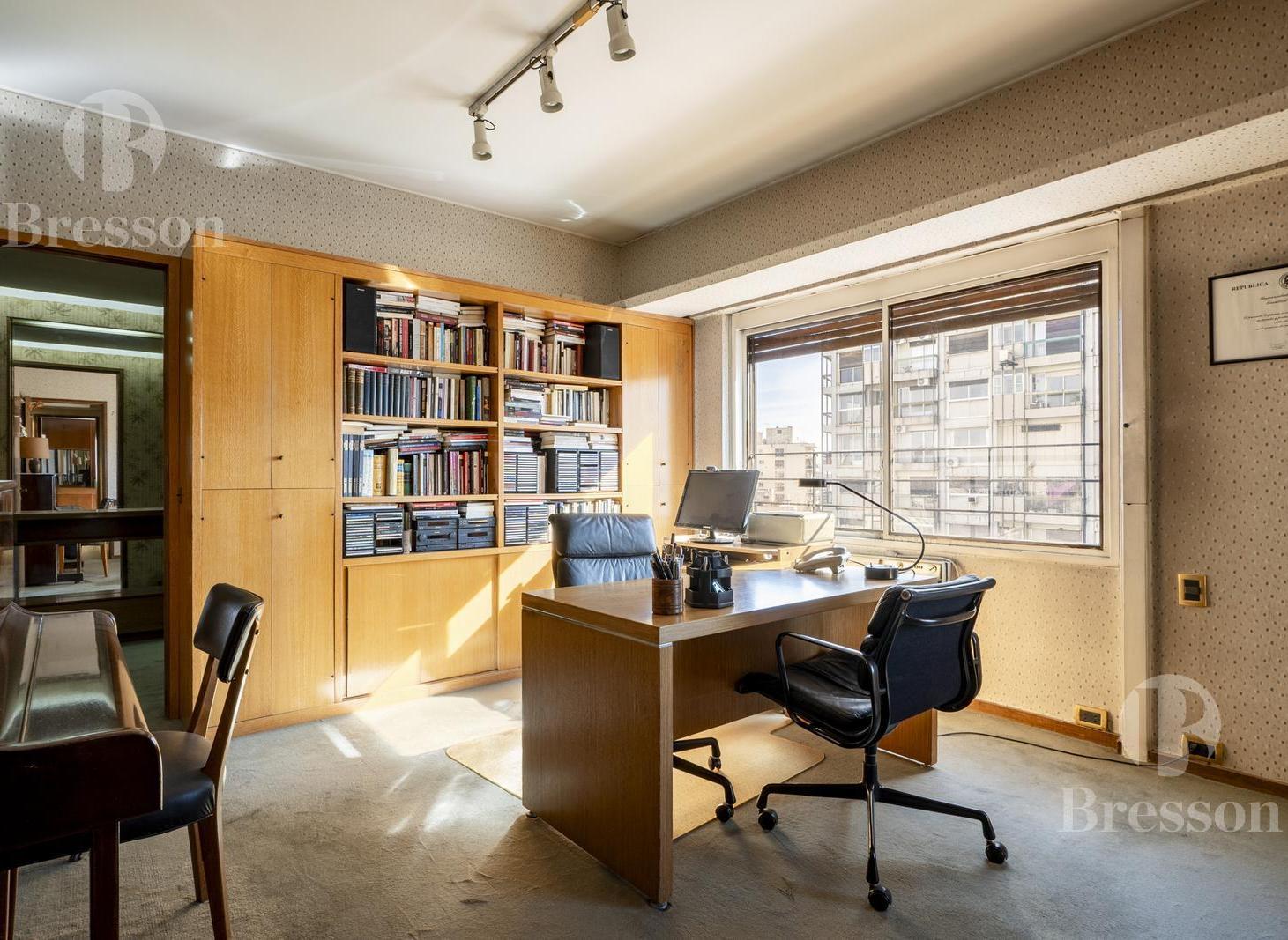 Foto de Excelente Departamento sobre Calle Arroyo al 800, -entre Suipacha y, imagen 3