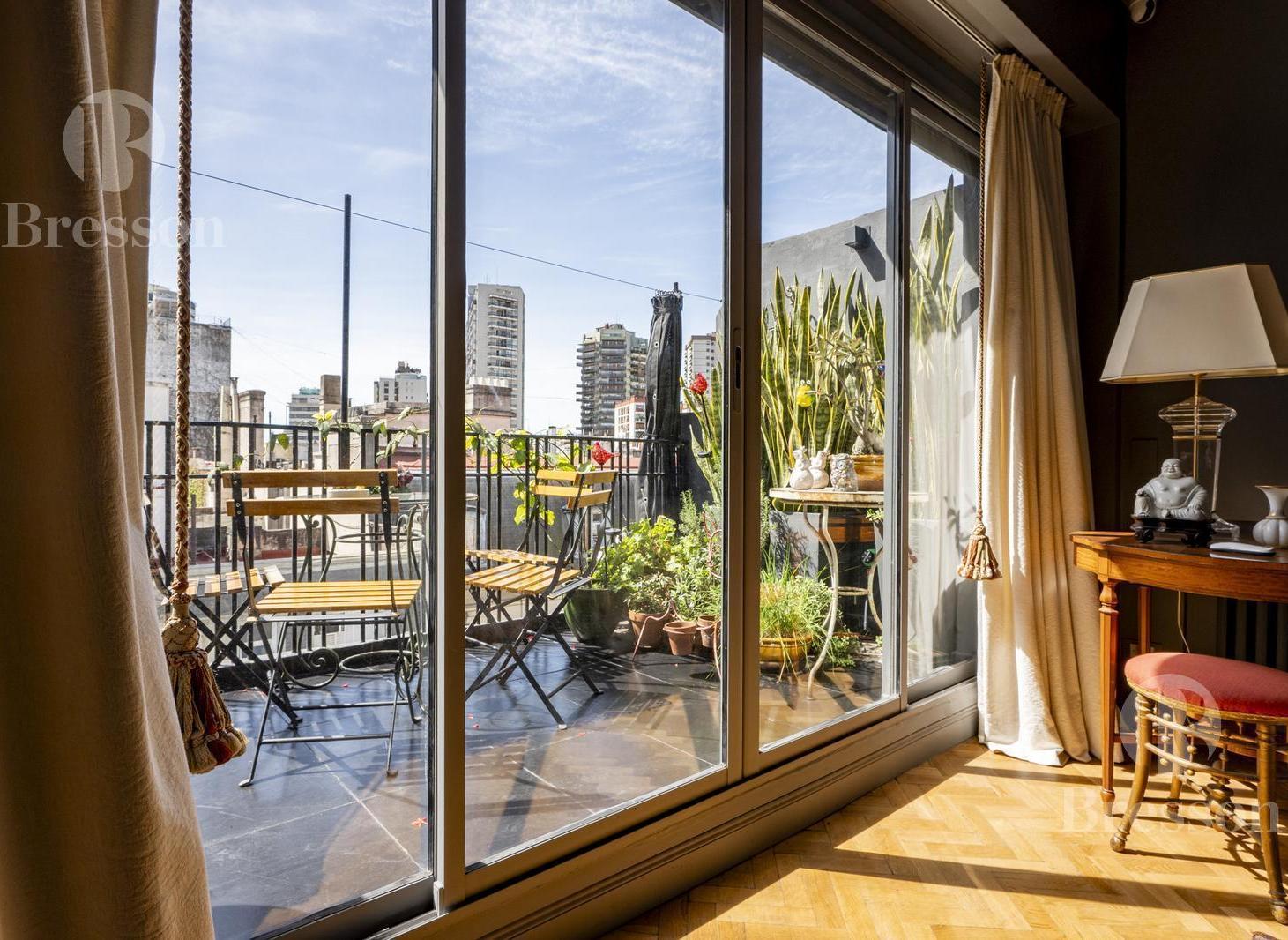 Foto de Departamento reciclado 2 dormitorios con dependencia y terraza en, imagen 2