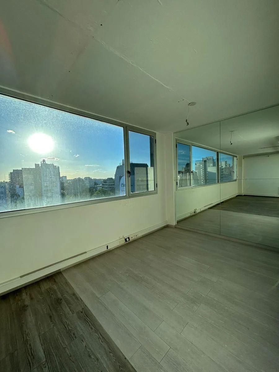 Foto de OFICINA EN VENTA Piso de 110m - Av Cabildo 4400, imagen 3