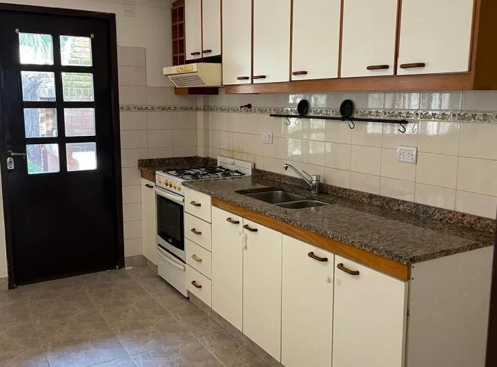 ALQUILER 5amb Triplex c/jardin y cochera 4