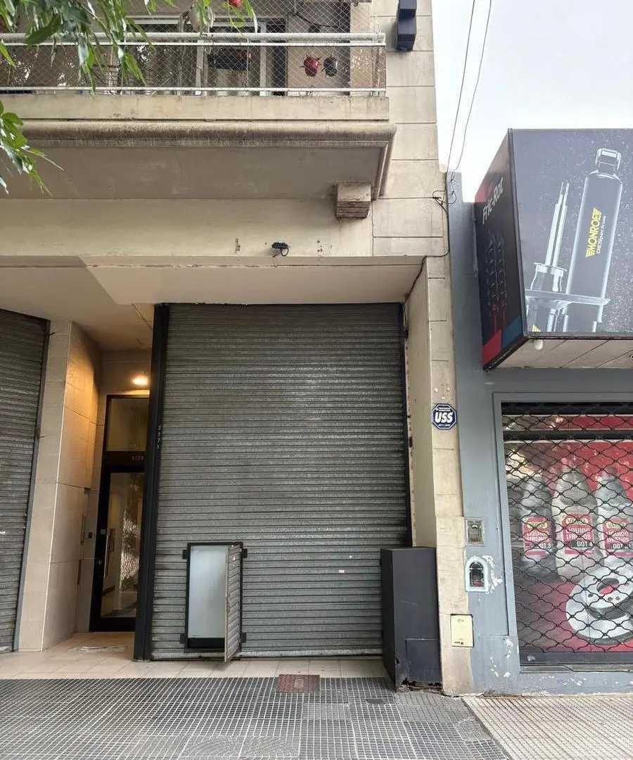 VE NTA local bajo edificio sobre Av del Carril 2100 5
