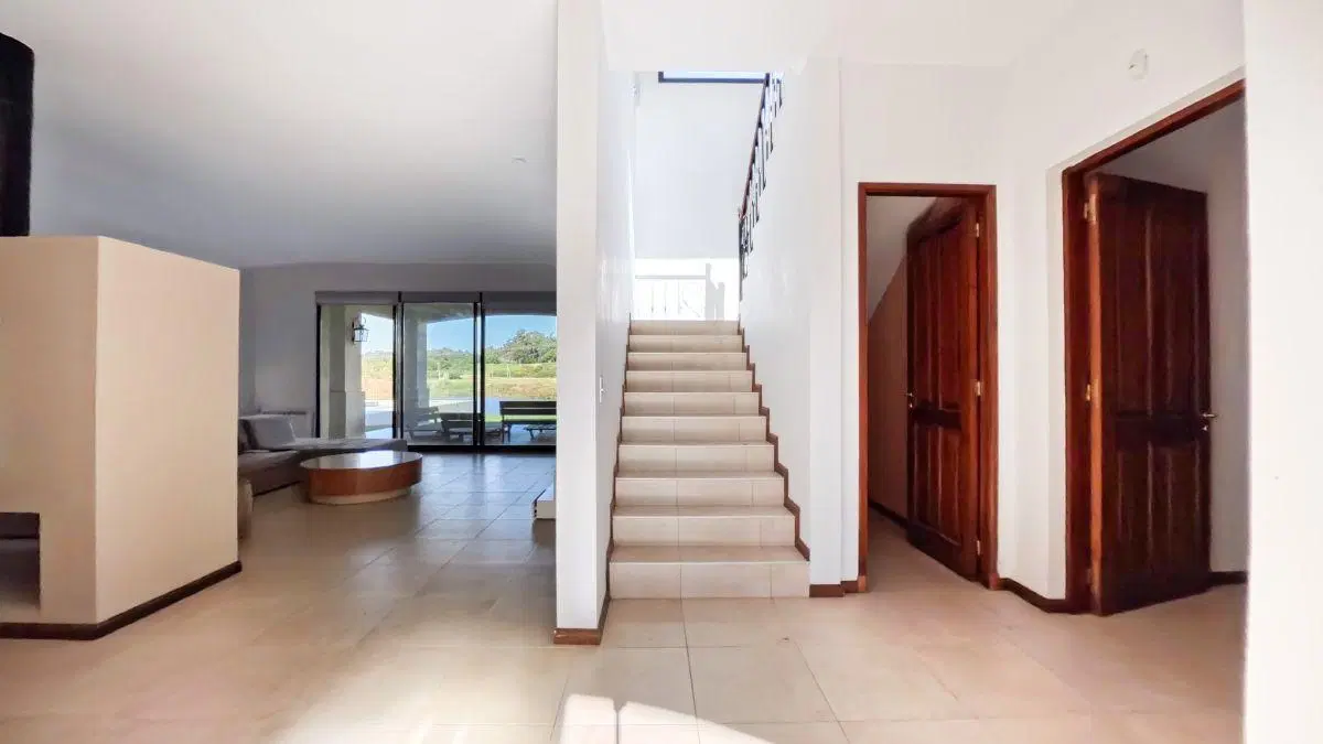 Casa en "Chacras del Paraná" - 4 ambientes -Lote de 5000 m. - Amarra privada a metros del río Paraná 2
