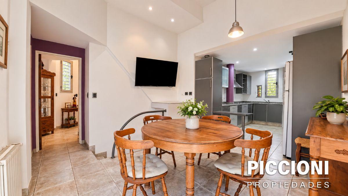 Foto de Casa de diseño en venta -5 amb. - 208 m2 cubiertos - Apto crédito, imagen 4