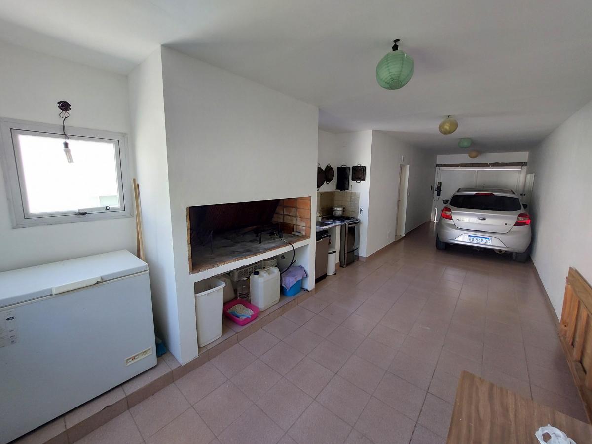 Casa en Venta, 2 Dorm., Barrio 12 de Septiembre 4