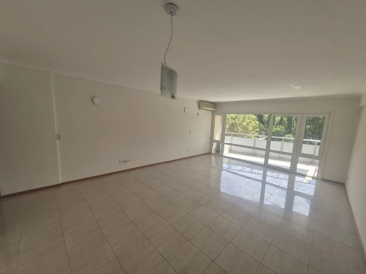 Departamento en alquiler, 3 dormitorios con cochera y baulera 2