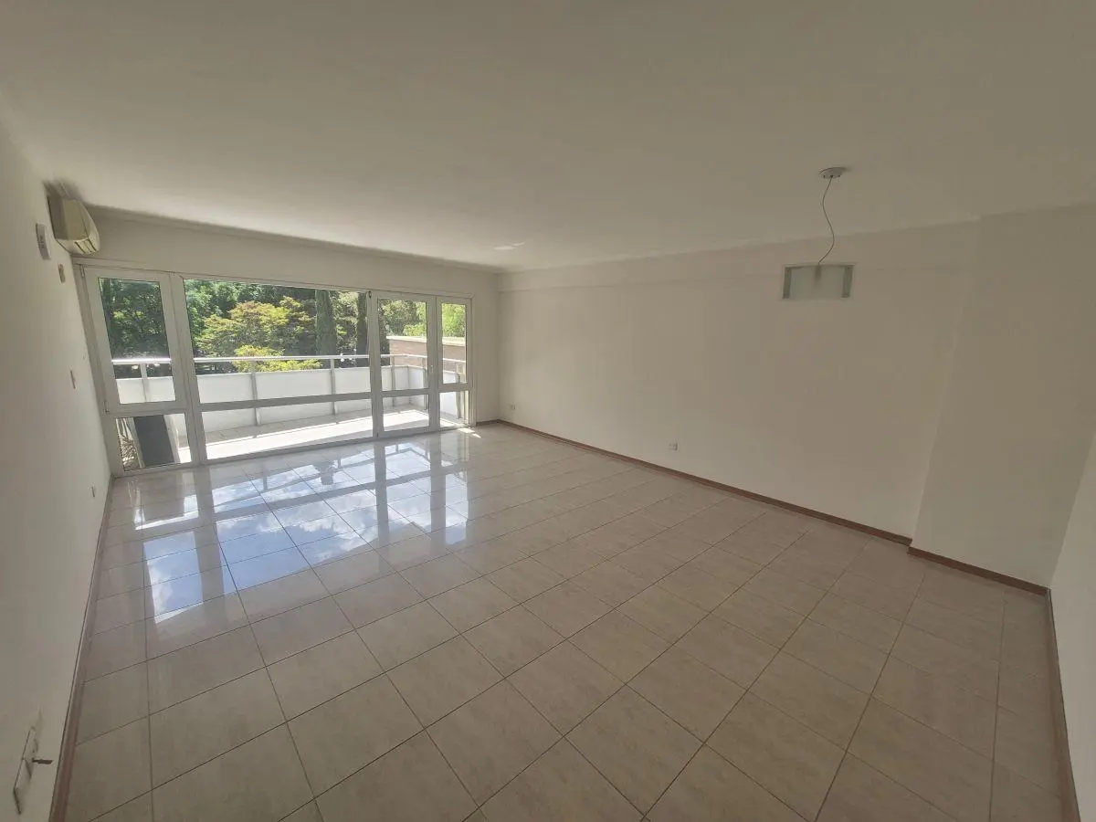 Departamento en alquiler, 3 dormitorios con cochera y baulera 1