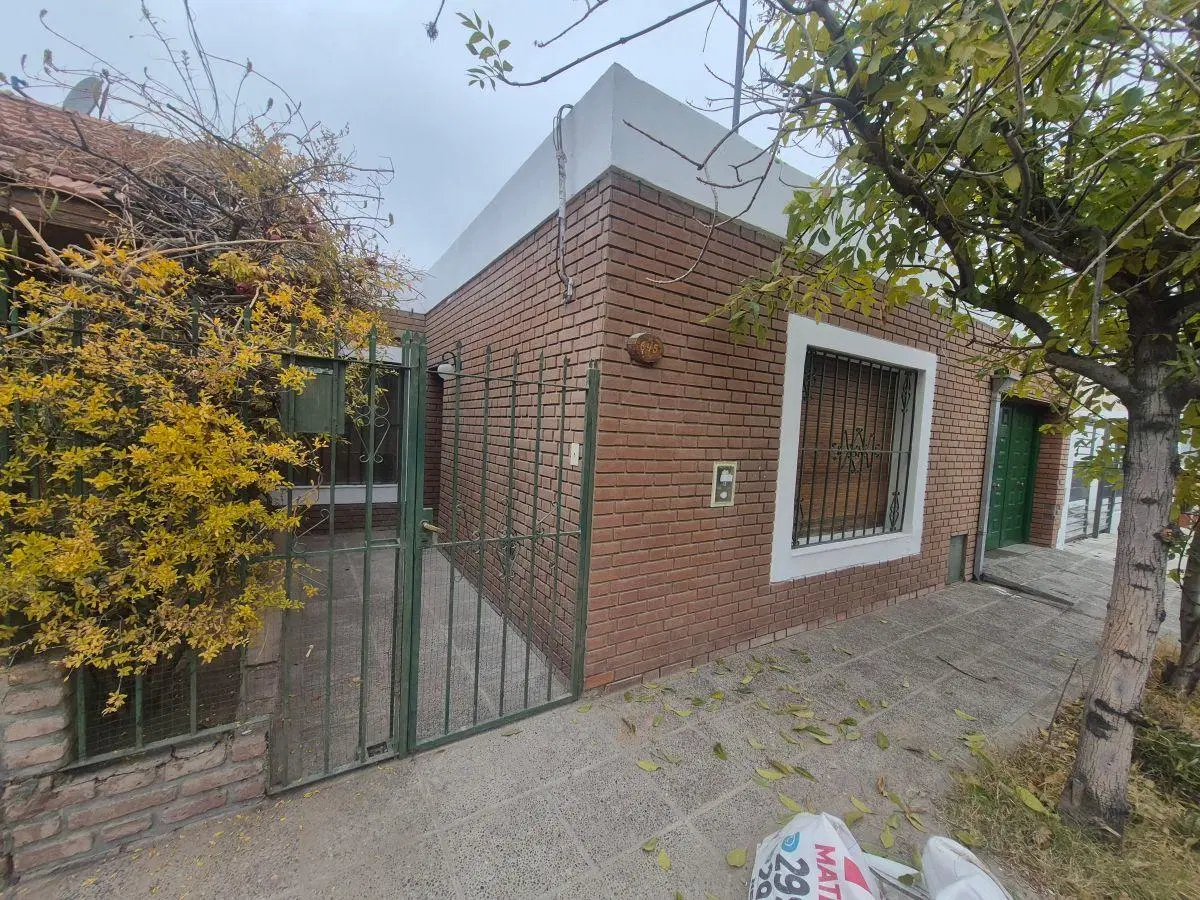 Casa en venta, 2 dormitorios, barrio Maria Auxiliadora 5