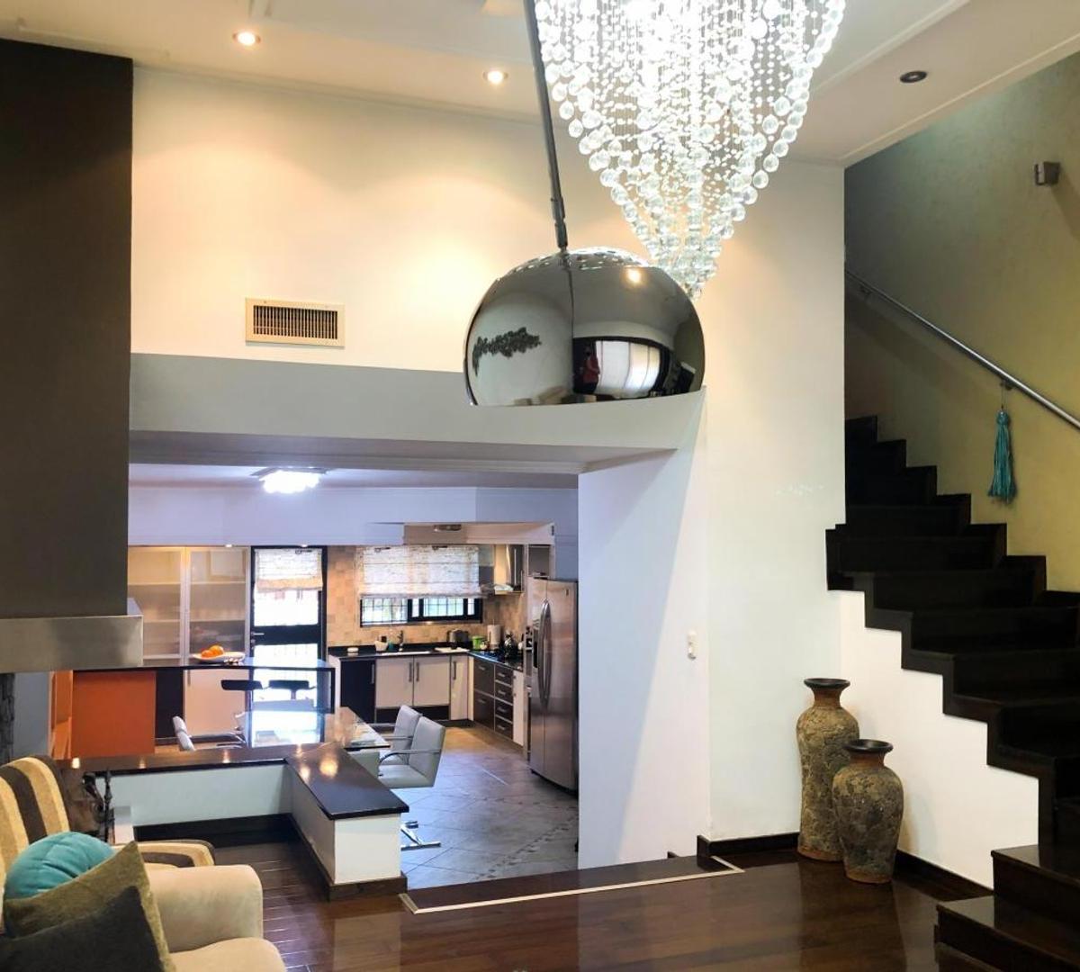 VENTA/PERMUTA SAN JUSTO CENTRO:CHALET DE CATEGORIA
