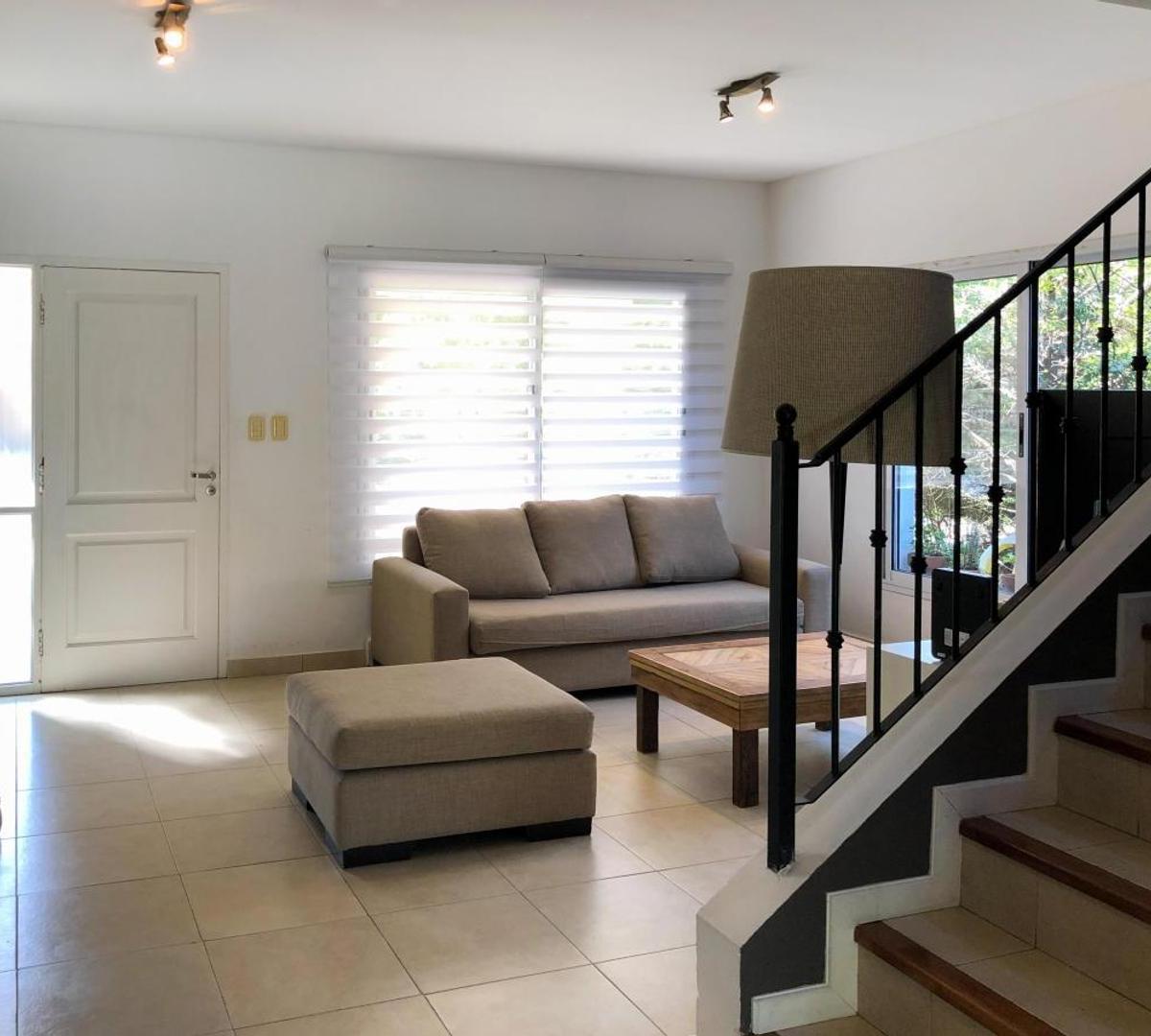 COUNTRY BANCO PROVINCIA CASA DE 4 AMBIENTES CON PILETA