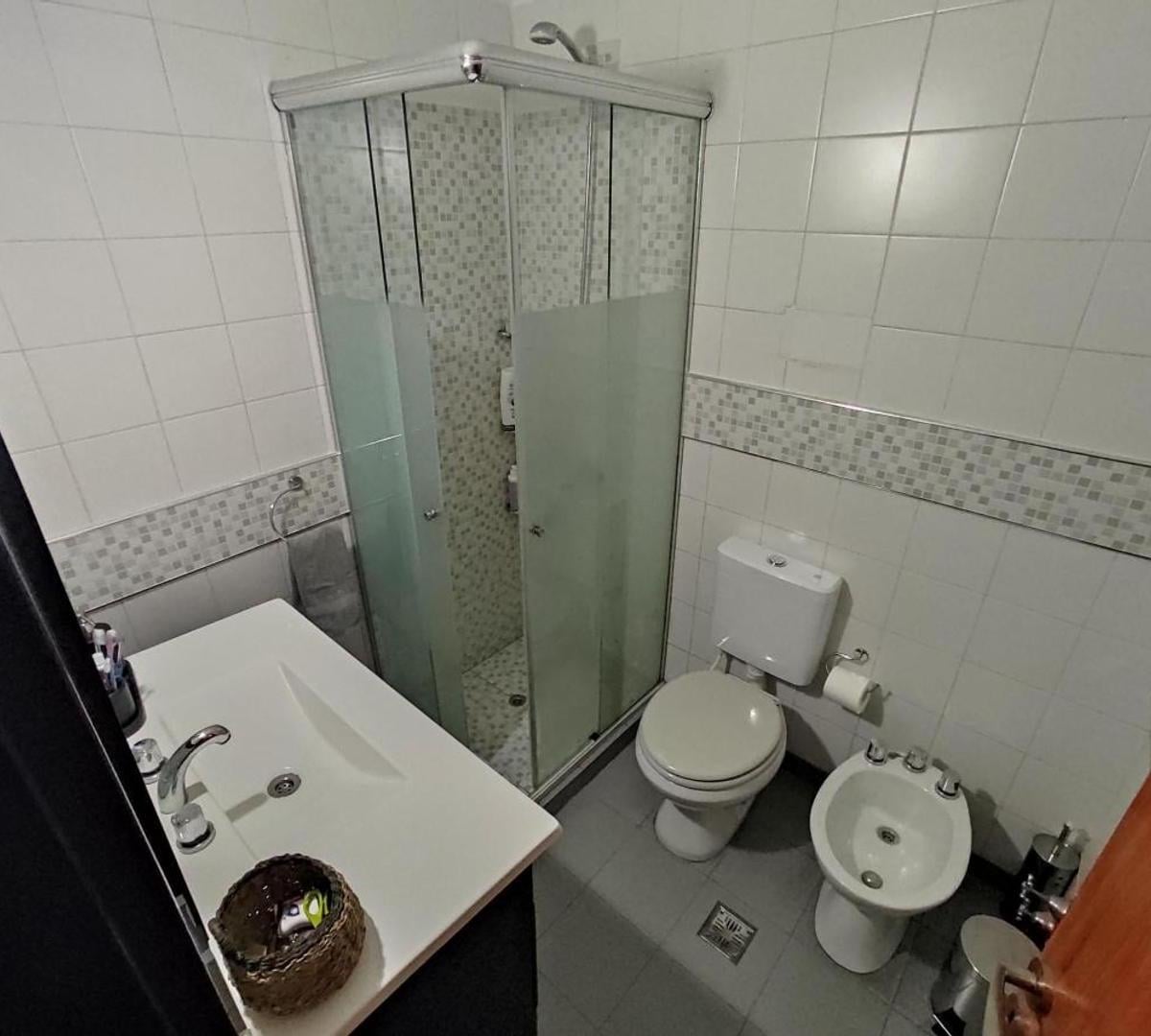 VENTA TRIPLEX 4 AMB C/PATIO Y COCHERA