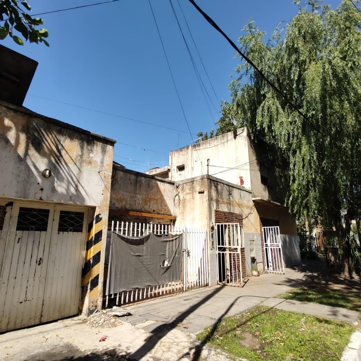 VENTA /PERMUTA PROPIEDAD CON 6 DEPARTAMENTOS EN BLOCK