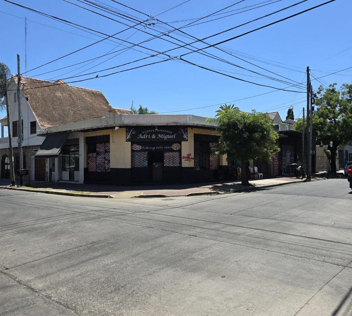 LOCAL EN ESQUINA A 1 CUADRA DE AV. RIVADAVIA