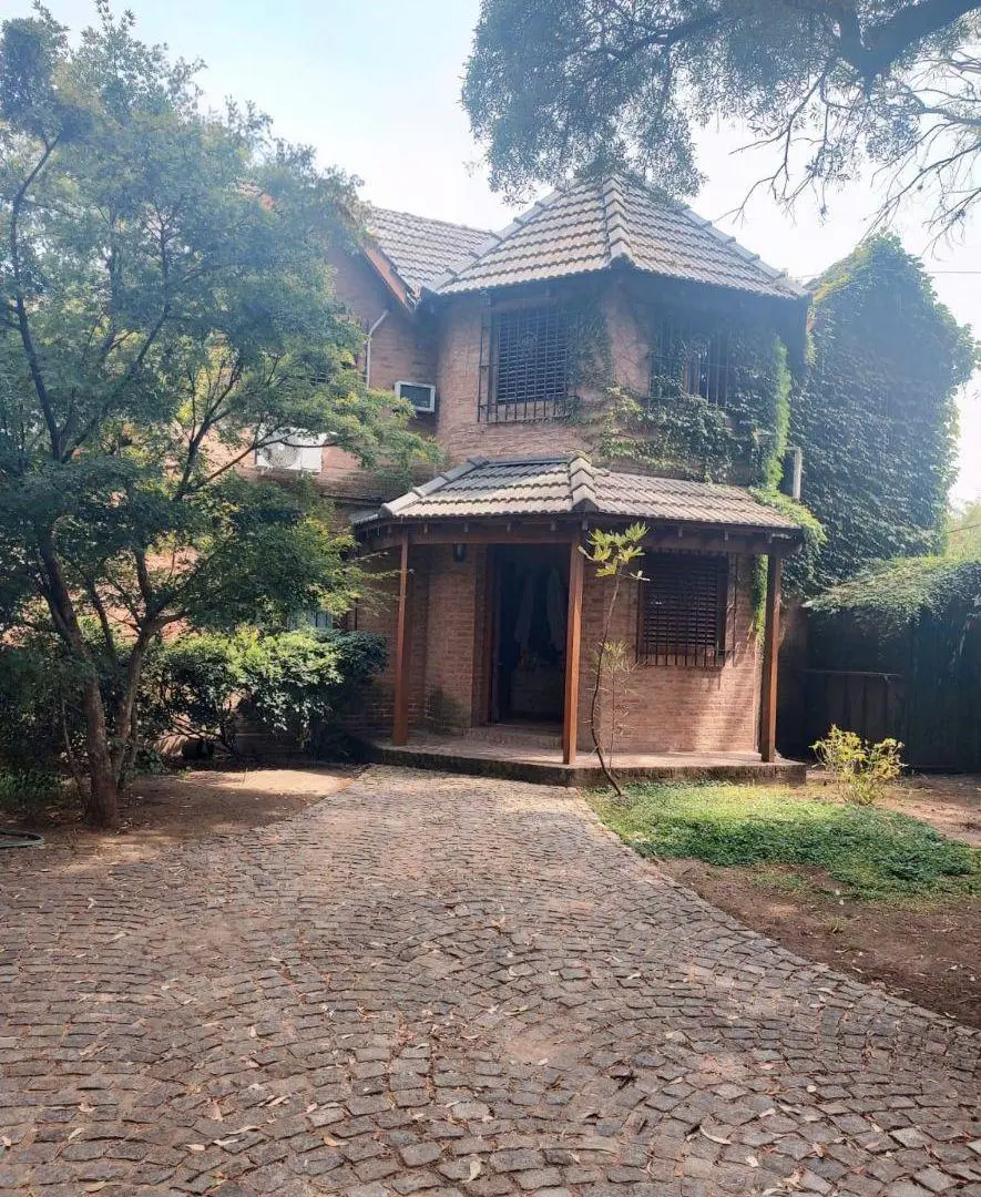CASA EN VENTA EN EL CORAZÓN DE PARQUE LELOIR 2