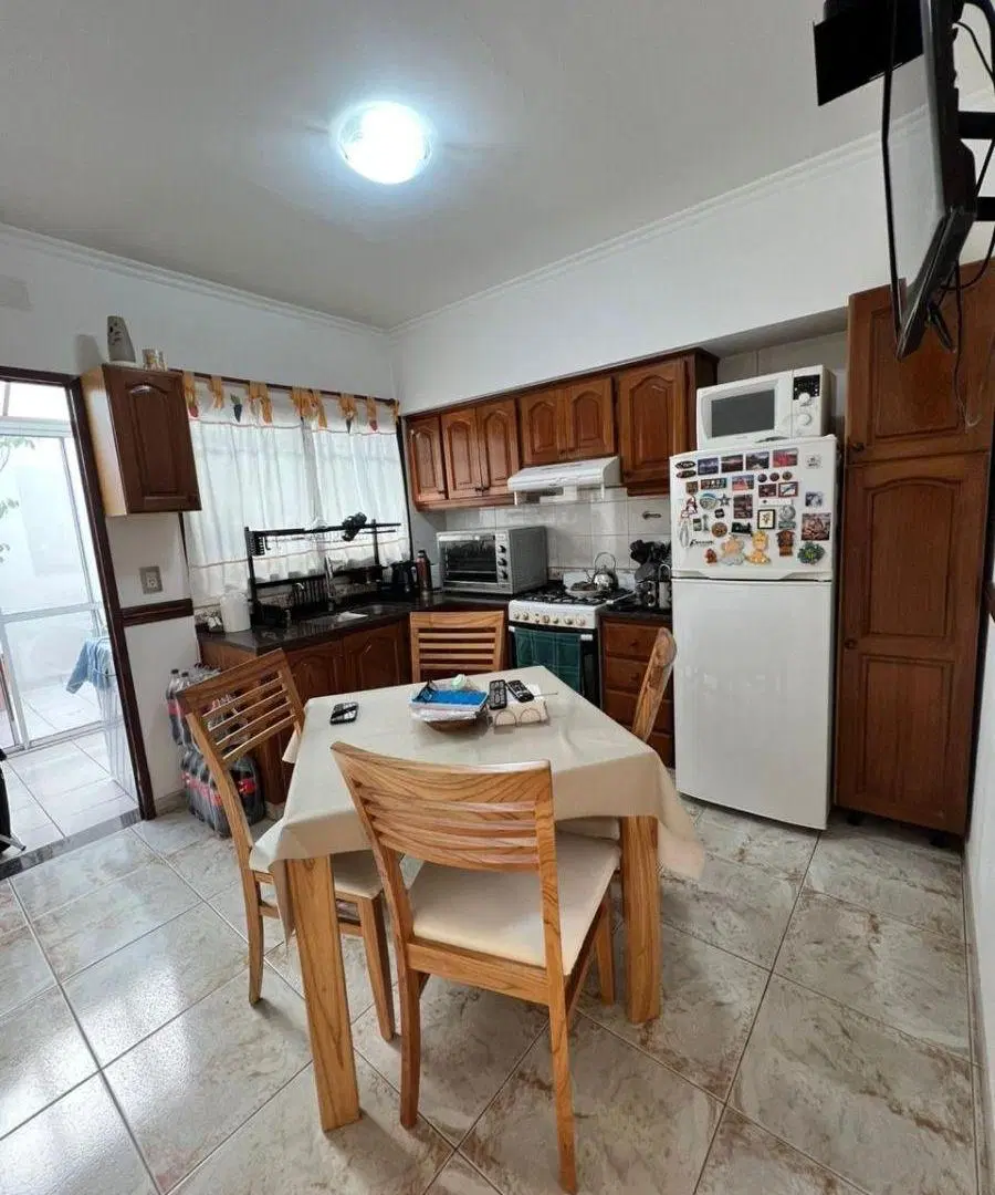 DUPLEX 3 Y 1/2 AMBIENTES CON COCHERA Y PATIO 2