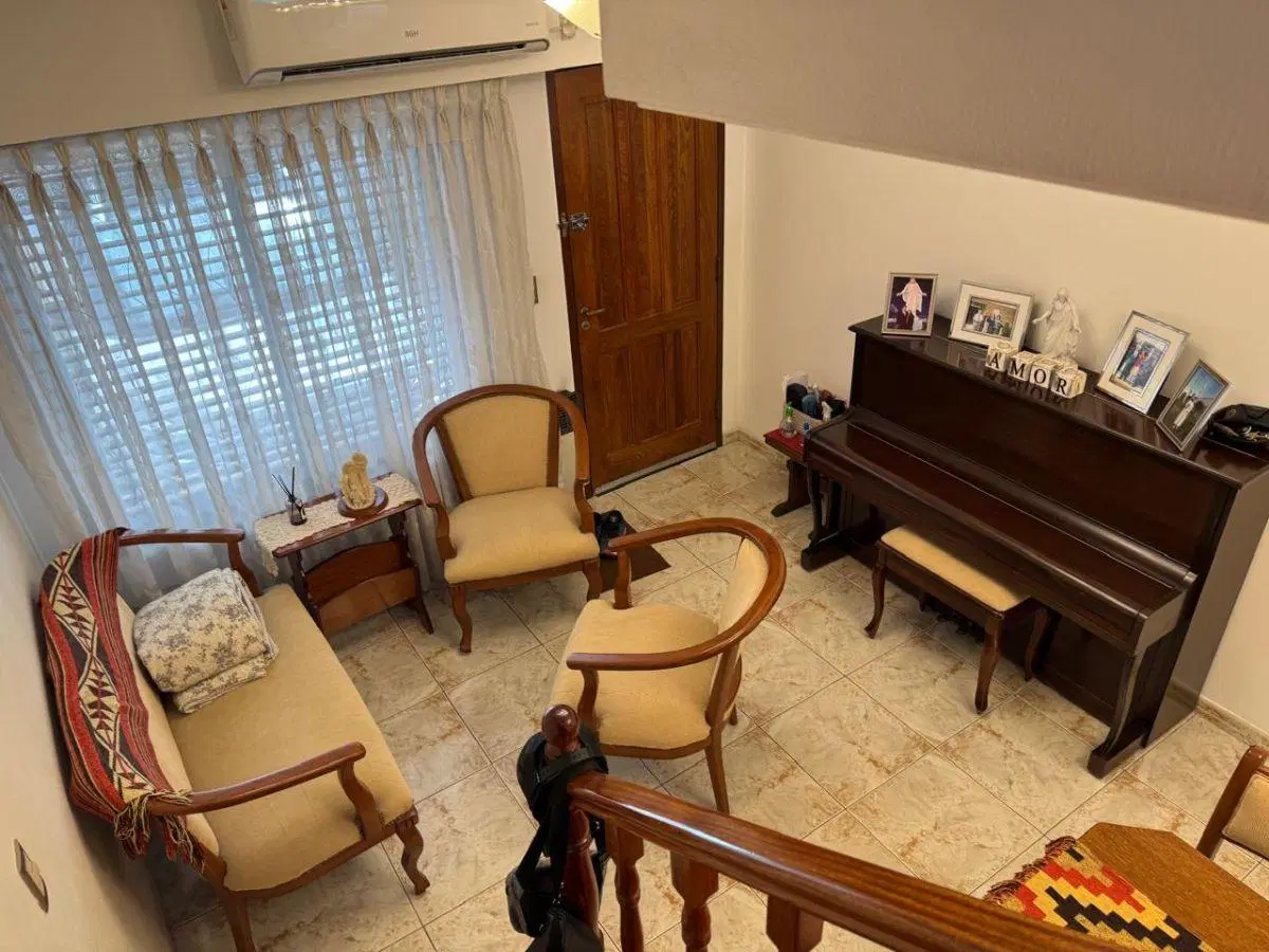 DUPLEX 3 Y 1/2 AMBIENTES CON COCHERA Y PATIO 5
