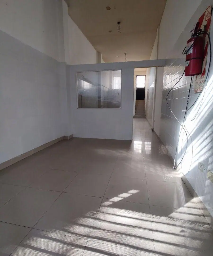 ALQUILER LOCAL COMERCIAL A POCOS MTS AV. DE MAYO 2