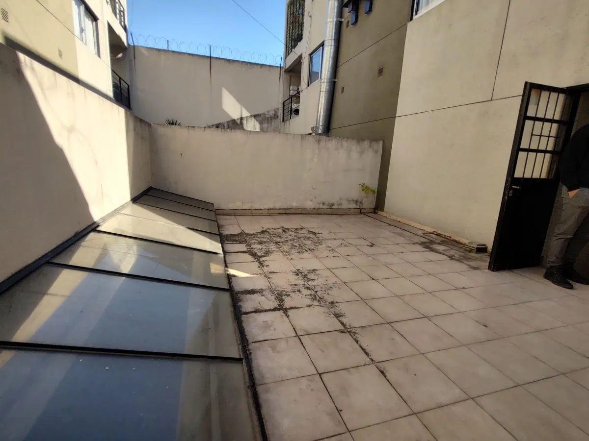 ALQUILER LOCAL COMERCIAL A POCOS MTS AV. DE MAYO 5