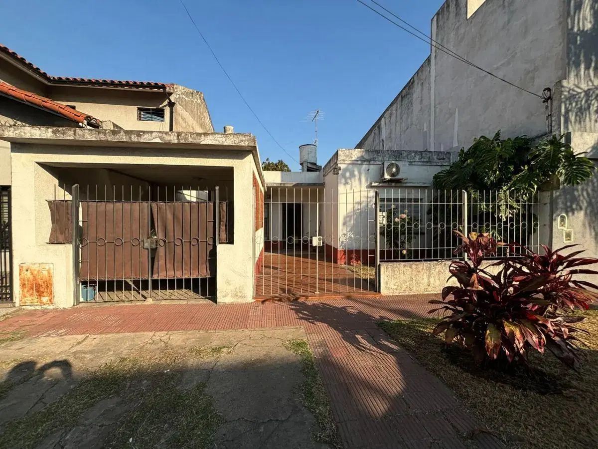Venta Casa 2 Dormitorios Ramos Mejía Con Cochera 2