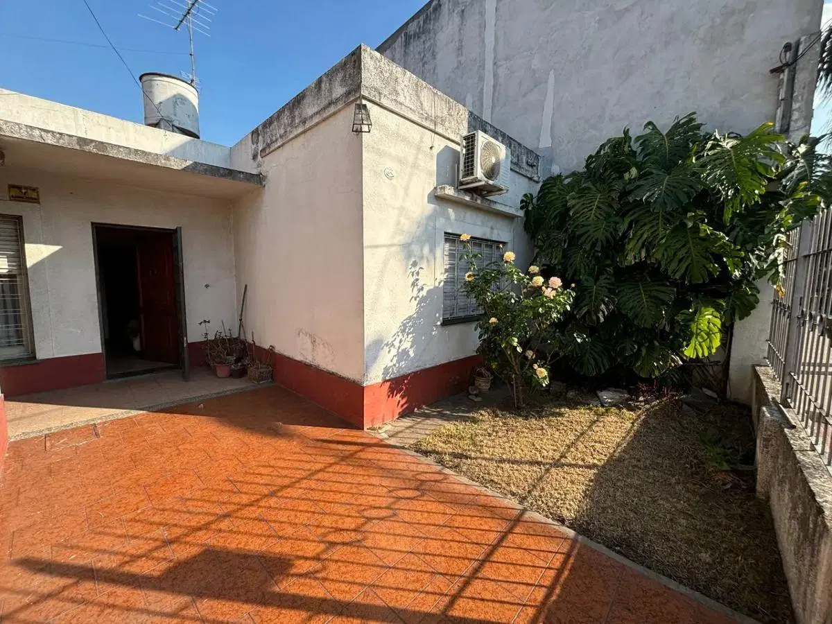 Venta Casa 2 Dormitorios Ramos Mejía Con Cochera 1