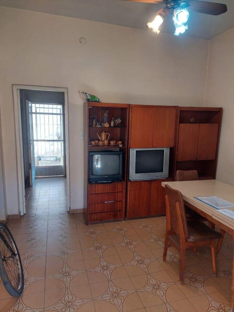 Foto de Venta Casa Ramos Mejía Con Cochera, imagen 1