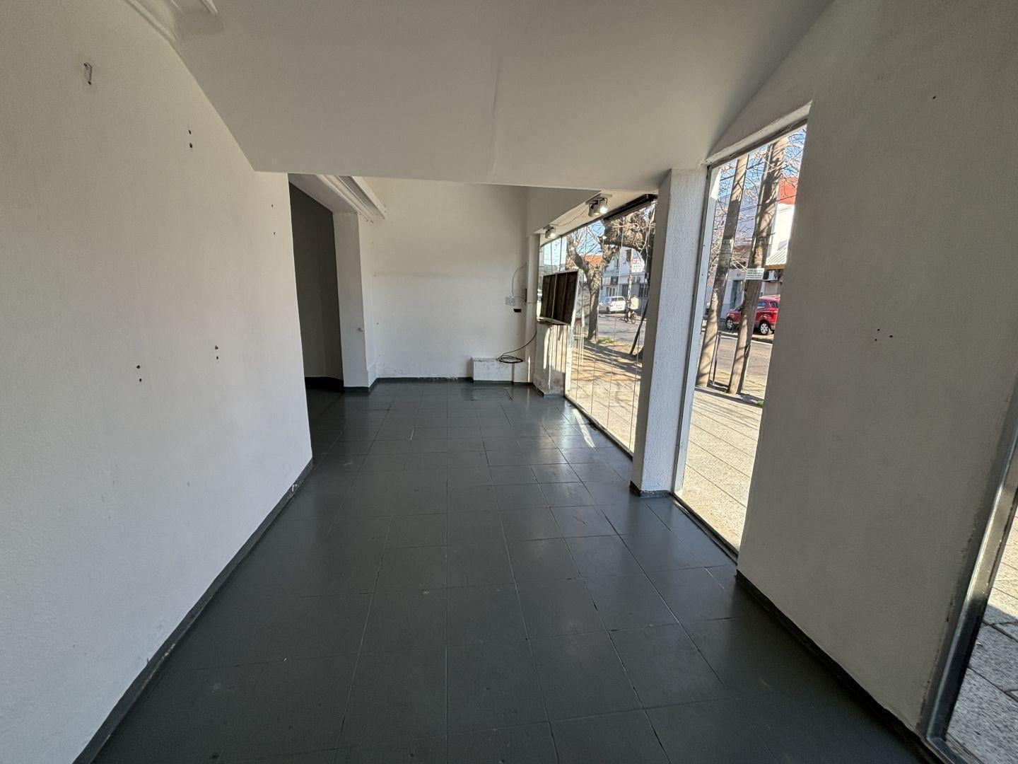 Foto de Local . | BRANDSEN al 600, imagen 5