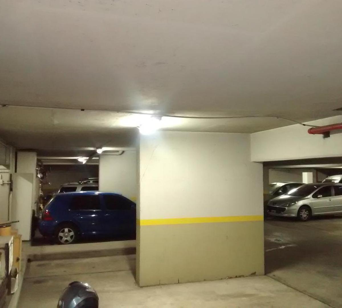 Departamento Cinco Ambientes en Venta con Cochera - Ramon Fa 4