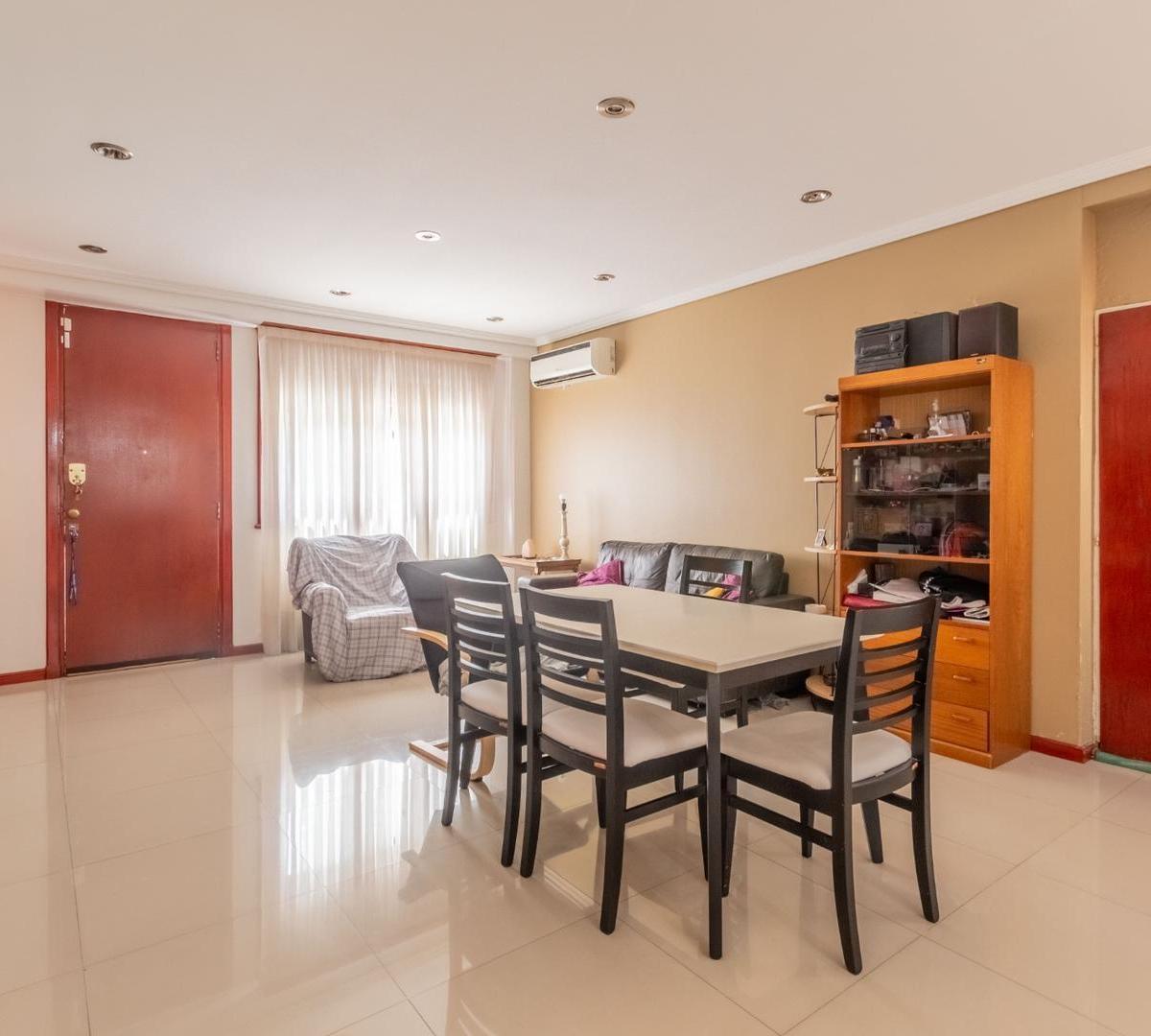 Casa de 5 Ambientes C/ Garaje• V. Pueyrredon• Gavilan 3900 3