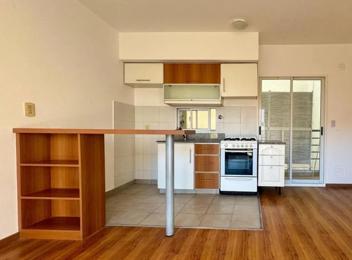 Departamento de dos ambientes - Alquiler - C. de la Paz 3400 4