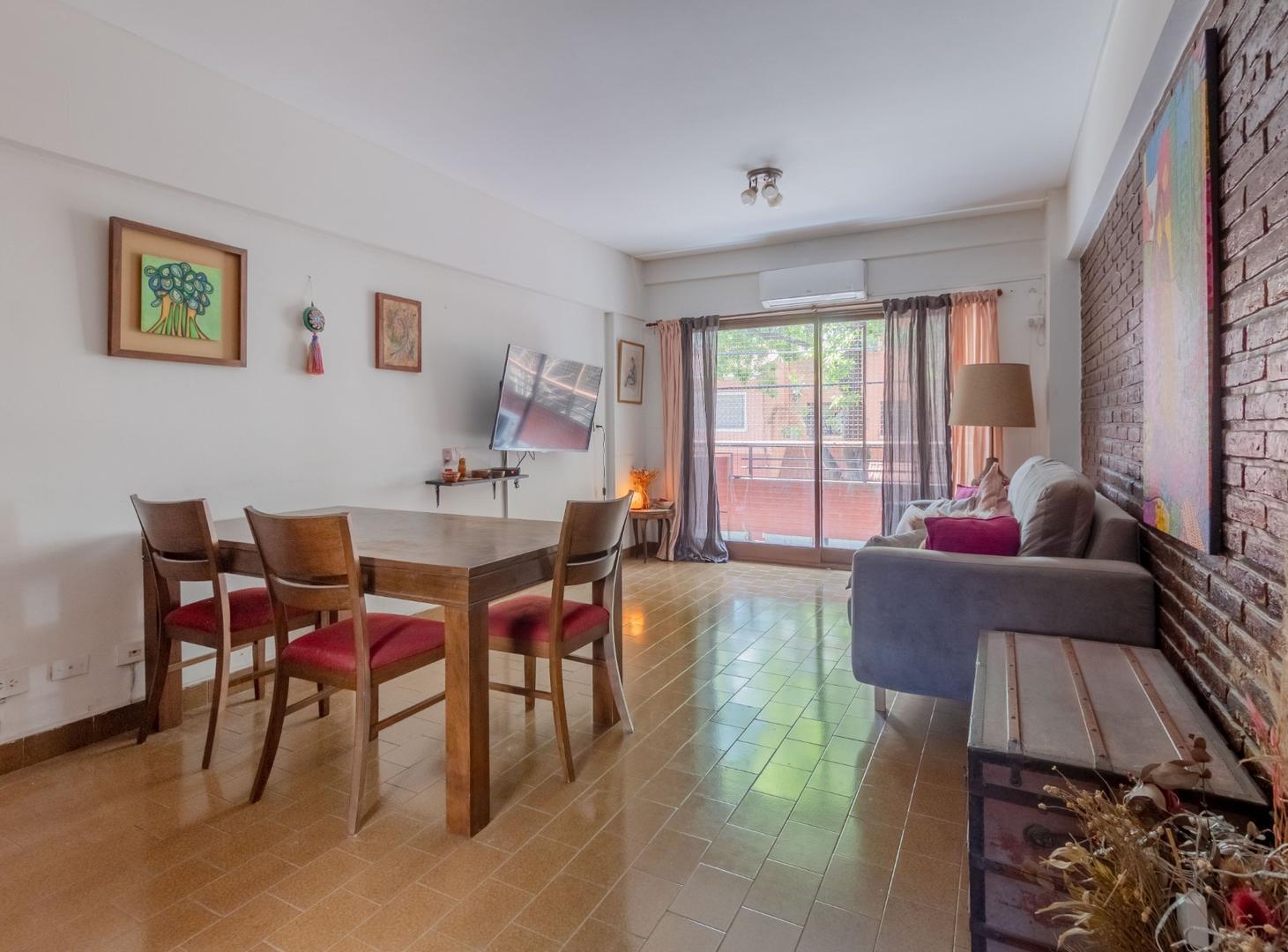 Departamento 3 ambientes con patio y balcon - Besares 2200