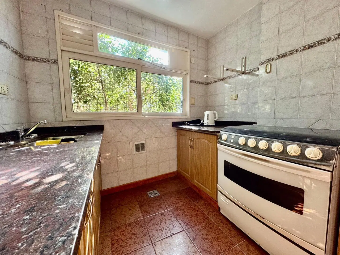 Departamento 3 ambientes con balcon terraza • venta • Olivos 4