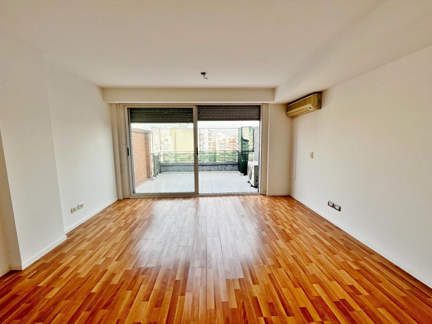 Amplio monoambiente con terraza - Alquiler - V. Urquiza