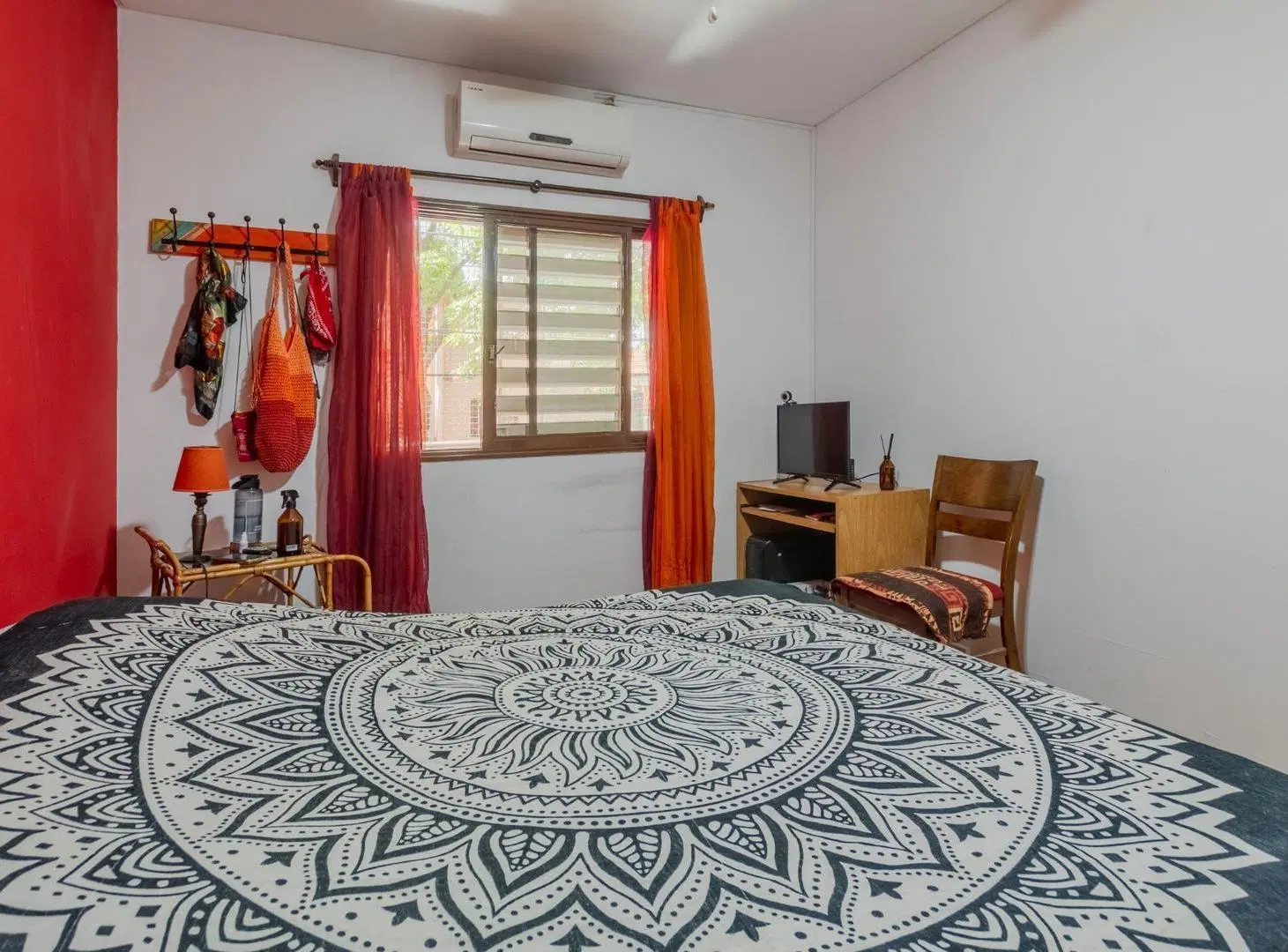Departamento 3 ambientes con patio y balcon - Besares 2200 5