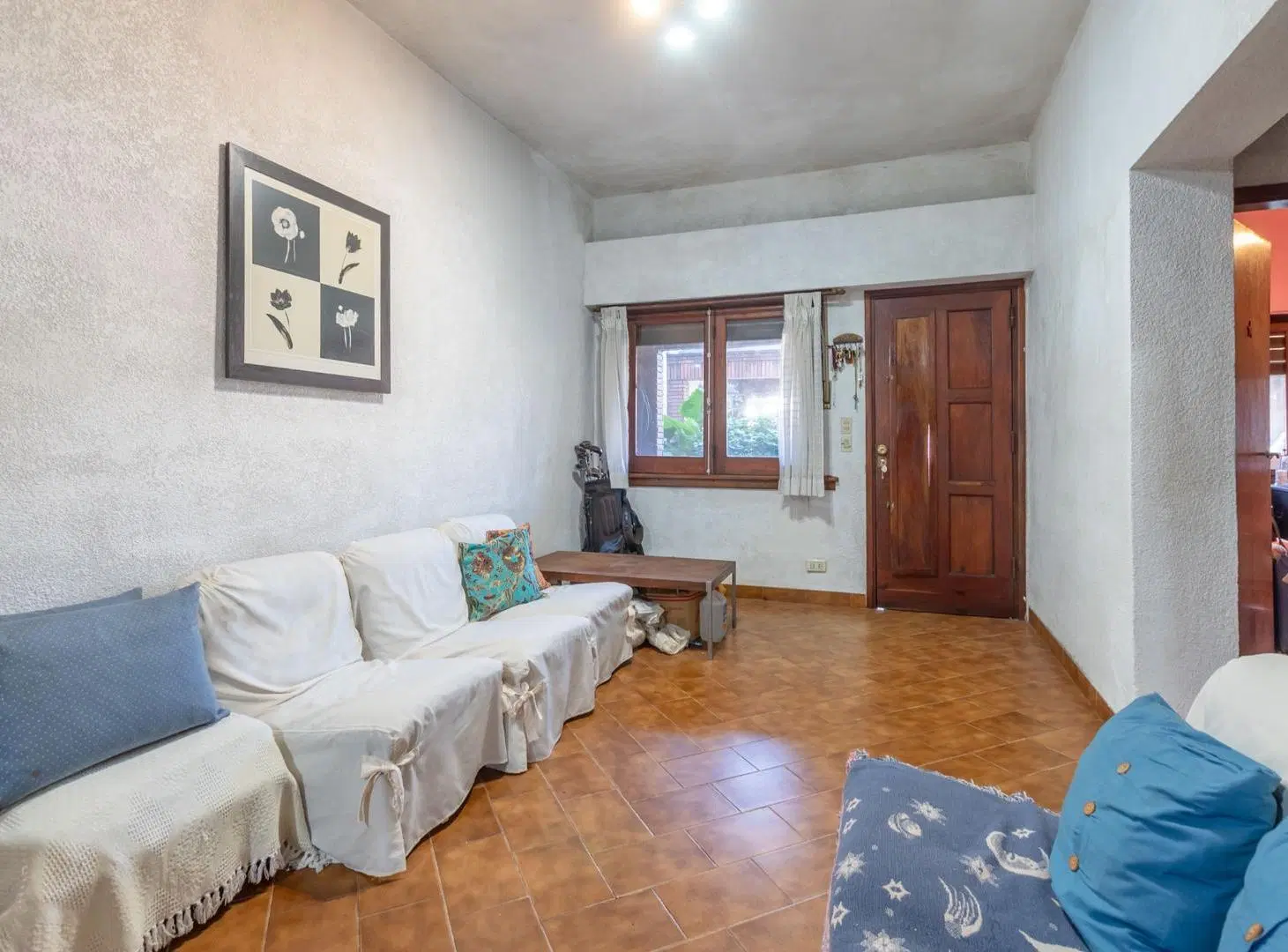 Casa con jardín y piscina • Venta • Florida 8