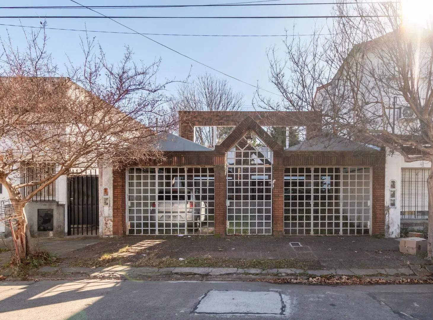 Casa con jardín y piscina • Venta • Florida 5