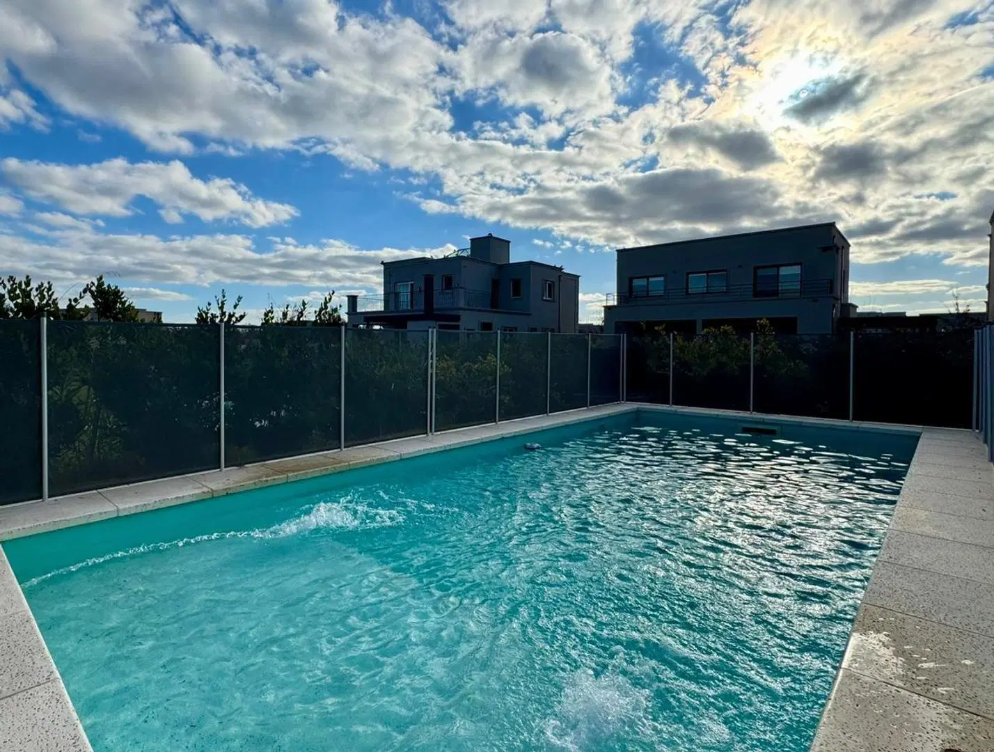 Casa en venta Pilar del Este - Santa Lucia | 4 amb | Pileta 4