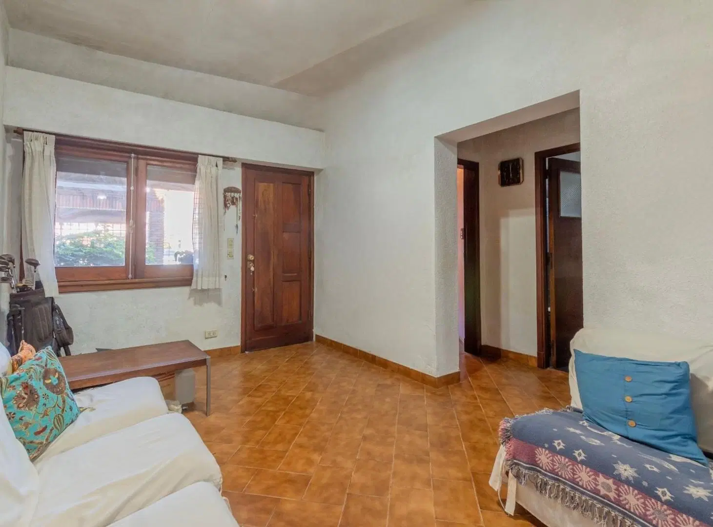 Casa con jardín y piscina • Venta • Florida 4