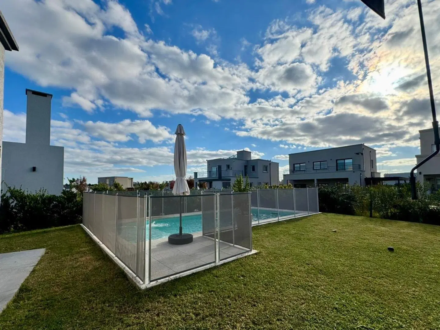 Casa en venta Pilar del Este - Santa Lucia | 4 amb | Pileta 8