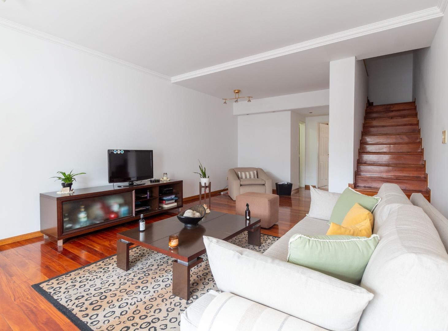 Foto de 4 Ambientes + playroom con Jardín con cochera •, imagen 1
