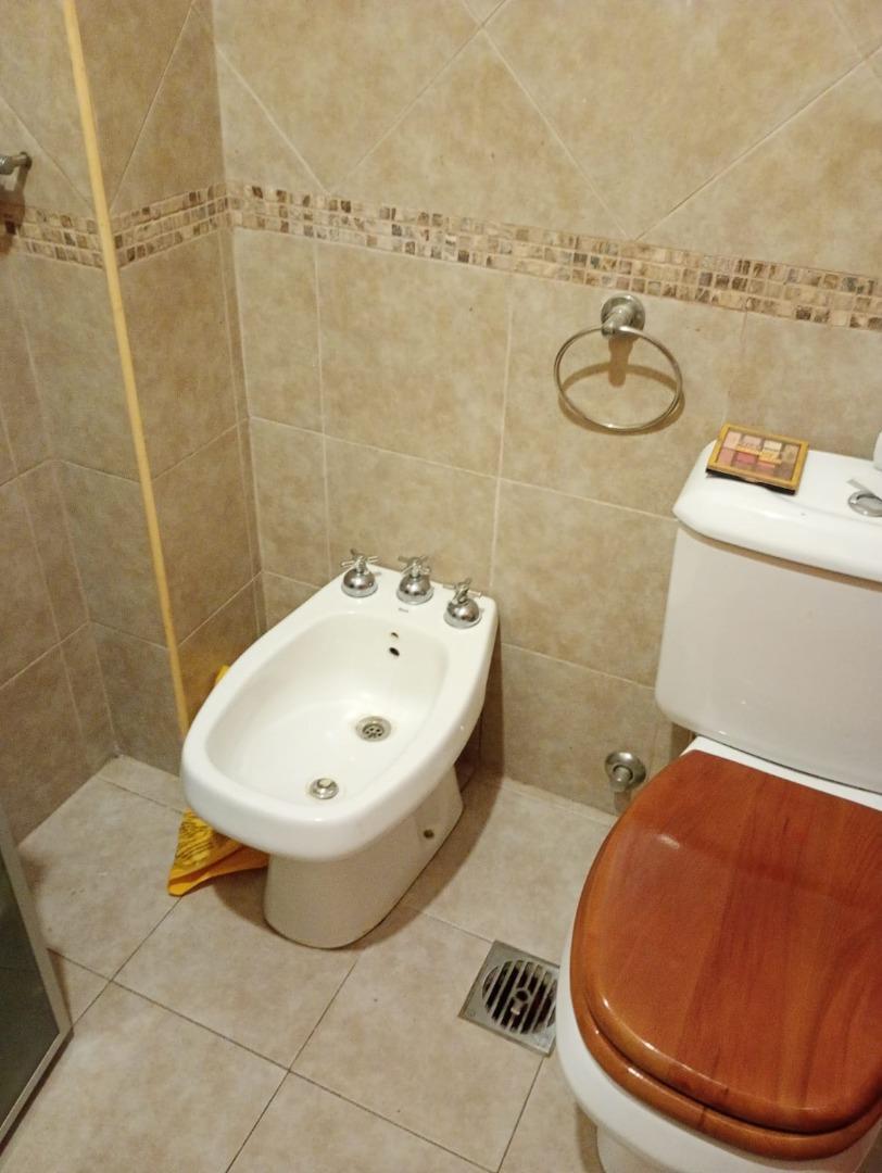 Foto de Amplio Monoambiente dividido con pared y puerta, imagen 2