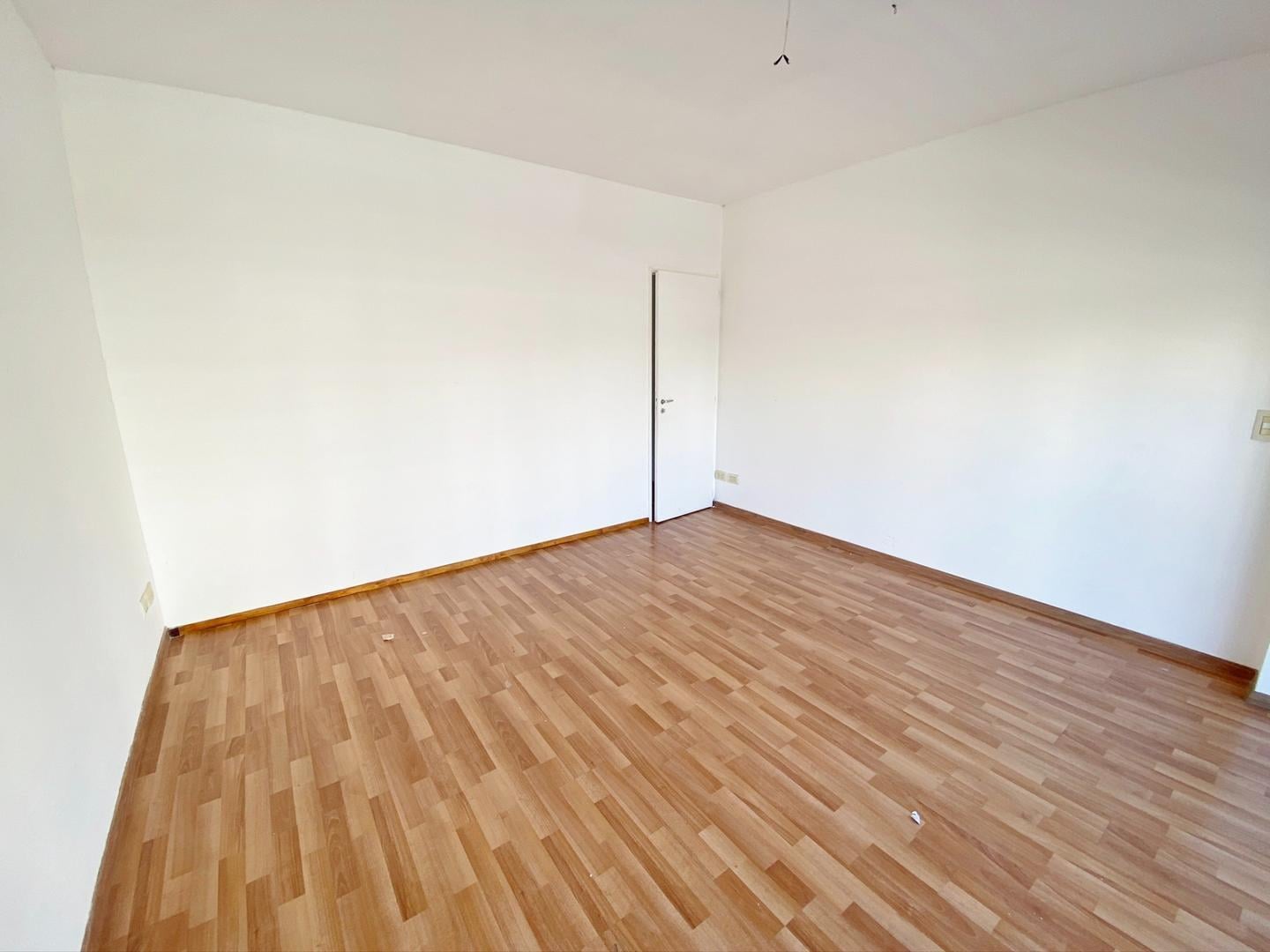 Foto de Monoambiente dividido en 2 amb muy amplio con BAULERA., imagen 2