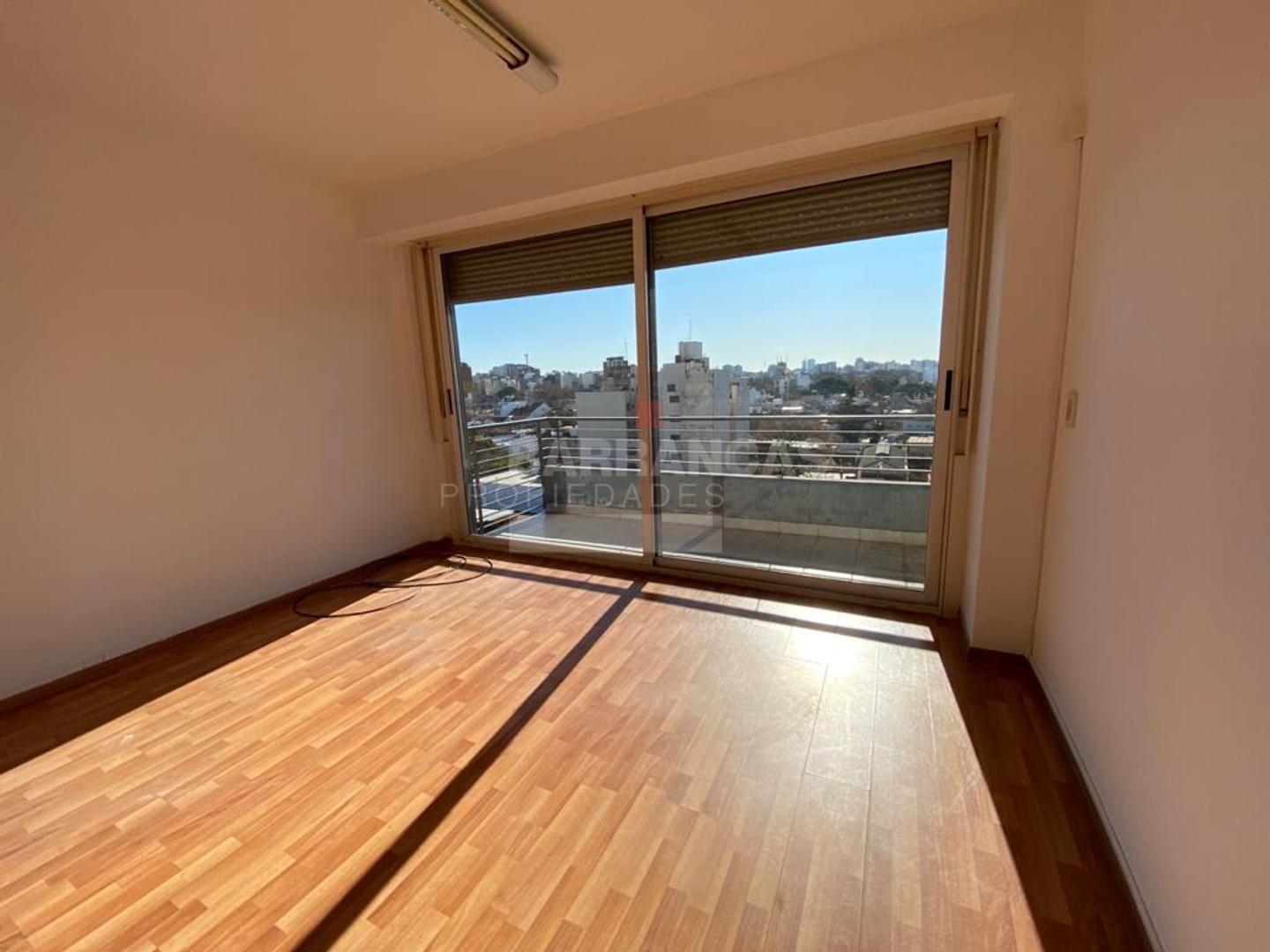 Foto de Monoambiente dividido en 2 amb muy amplio con BAULERA., imagen 1